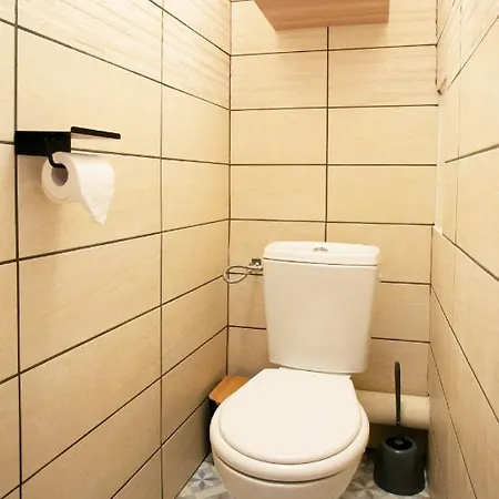 2 Pieces Avec Patio Dans Le Centre De Appartement Toulon