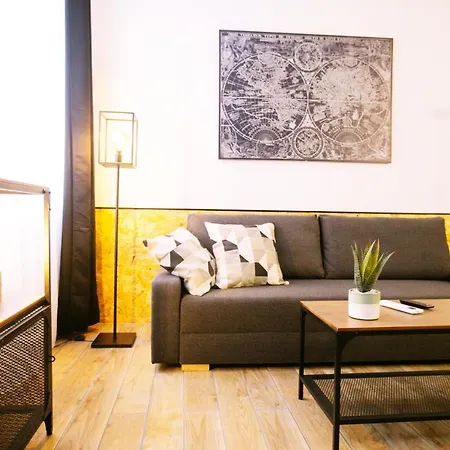 2 Pieces Avec Patio Dans Le Centre De *