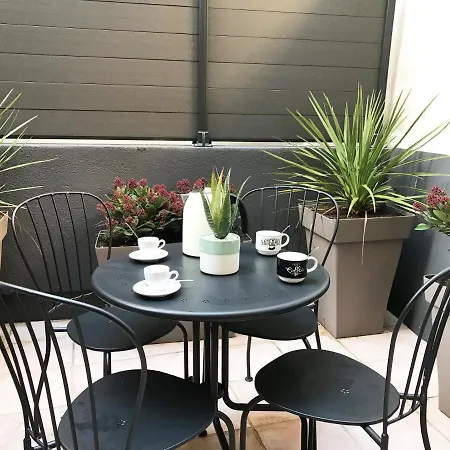 公寓 2 Pieces Avec Patio Dans Le Centre De 土伦