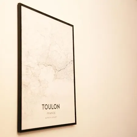 2 Pieces Avec Patio Dans Le Centre De Toulon