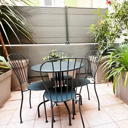 2 Pieces Avec Patio Dans Le Centre De Apartamento Toulon